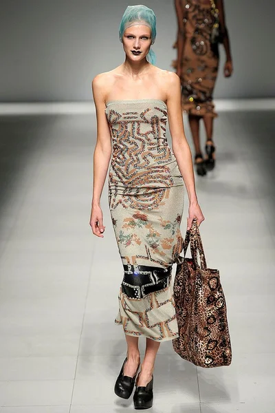 Look 27